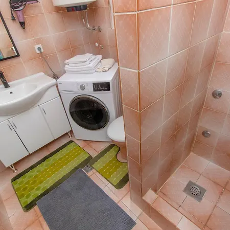 Apartment Alaga B Tribalj